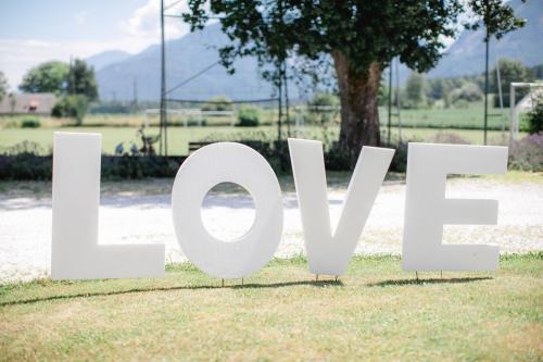 LOVE Buchstaben - ideal als Fotohintergrund